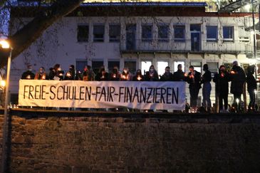 "Uns macht keiner das Licht aus"
